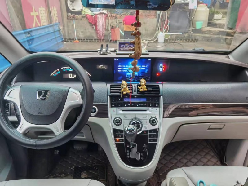 吉安16年納智捷大7 MPV4