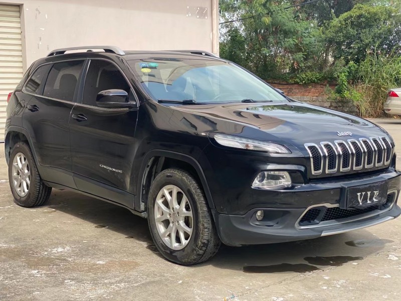 南平16年Jeep自由光4