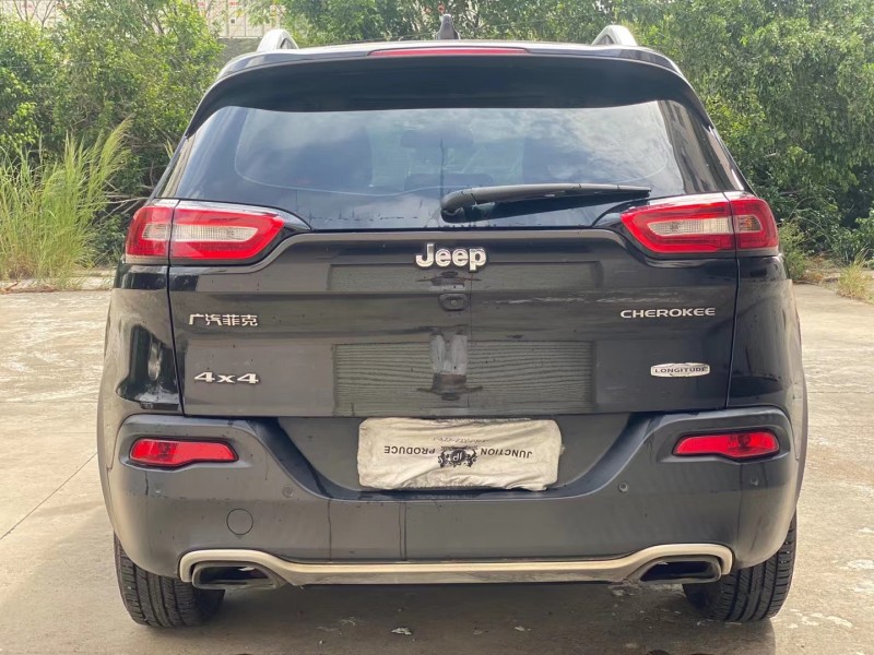 南平16年Jeep自由光2