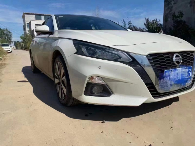 安陽21年日產天籟3