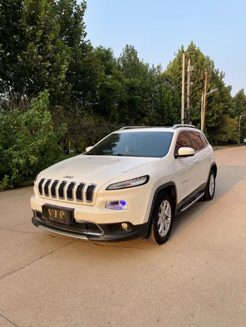 邢臺17年Jeep自由光2