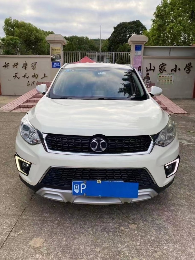 珠海17年北汽紳寶X351