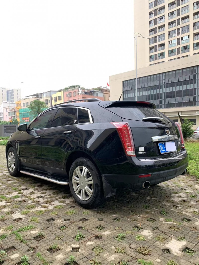 中山15年凱迪拉克SRX8
