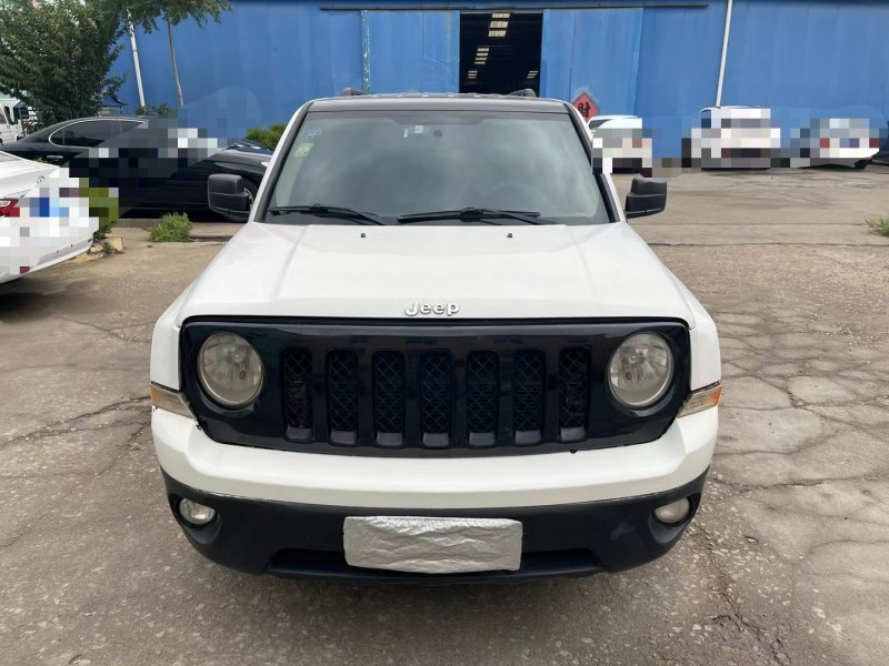 青島12年Jeep自由客1