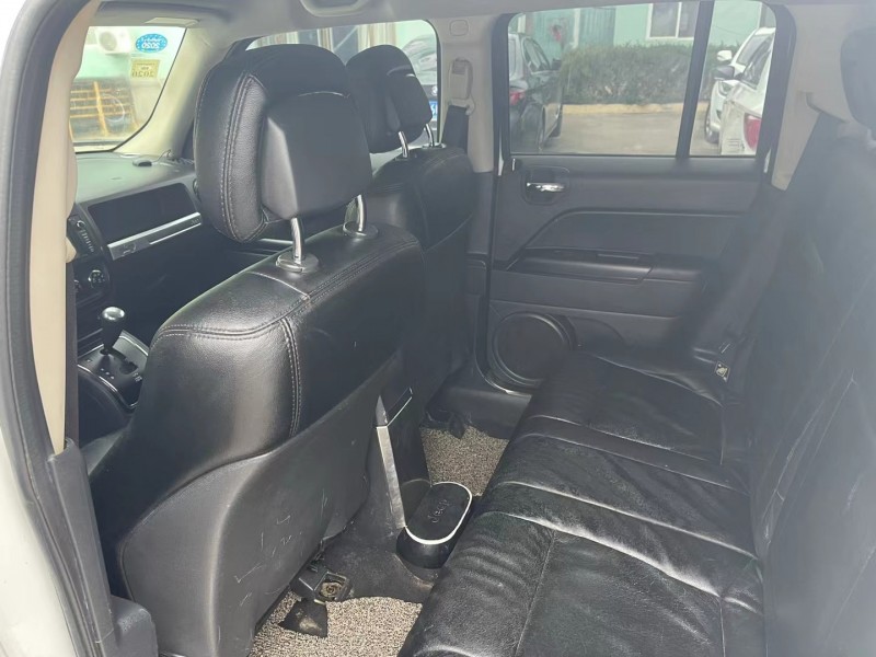 青島12年Jeep自由客5