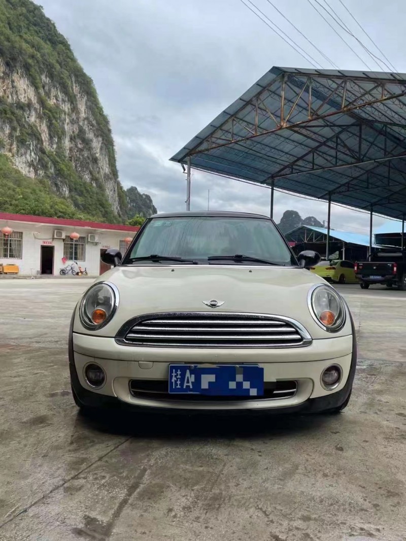 南寧10年寶馬MINI1
