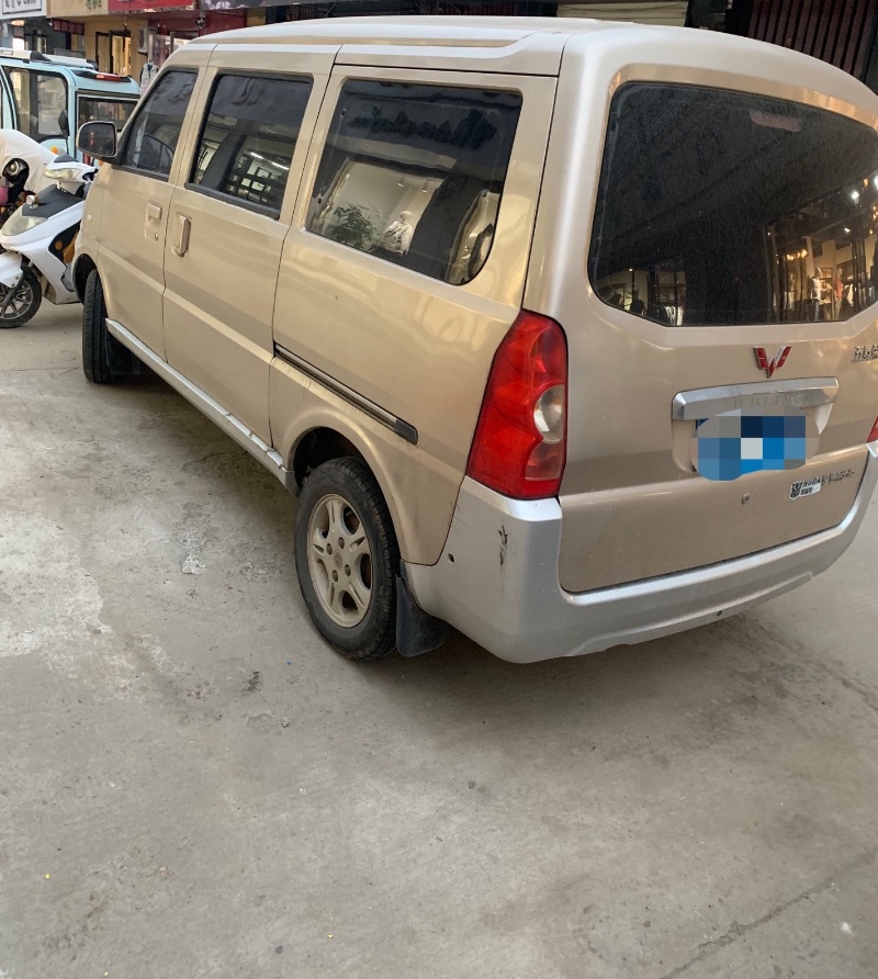 連云港12年五菱汽車榮光6