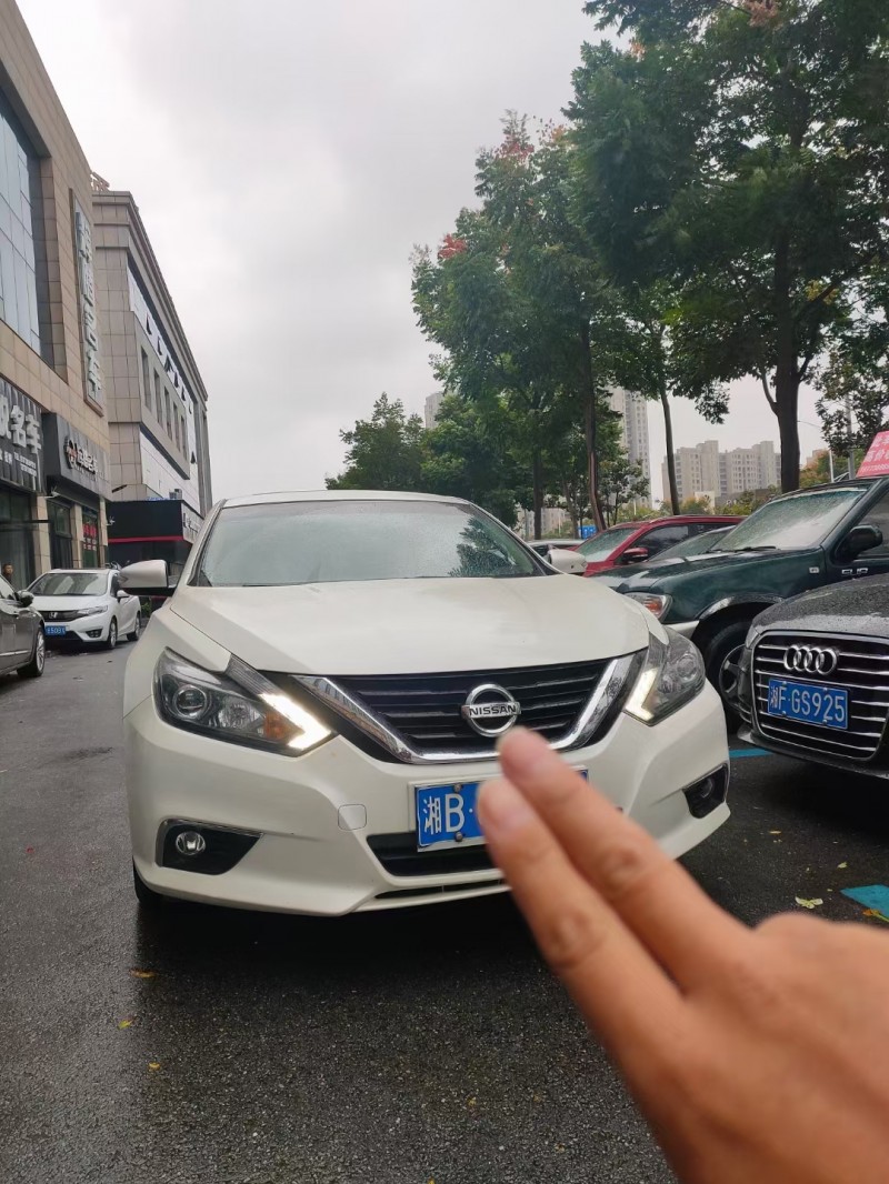 常德17年日產天籟1