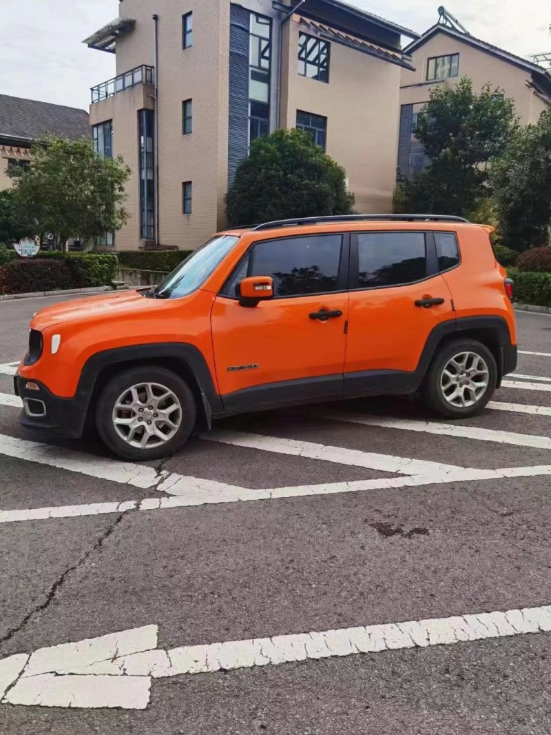 鄂州17年Jeep自由俠2