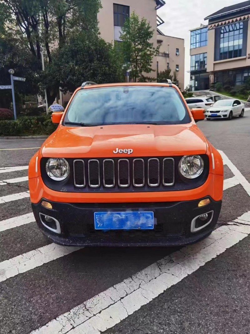 鄂州17年Jeep自由俠1