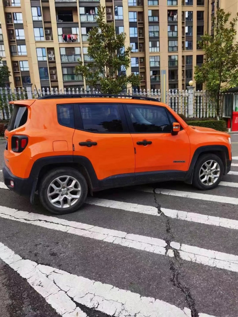 鄂州17年Jeep自由俠8