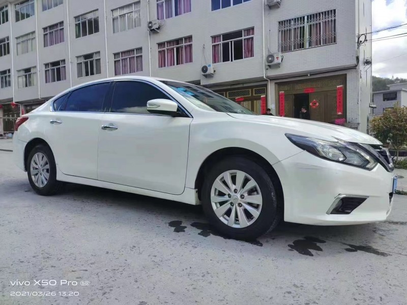 麗水17年日產天籟2