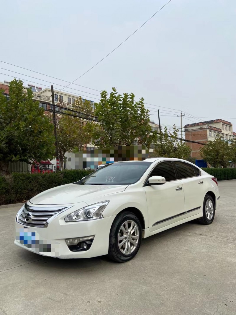 青島14年日產天籟2