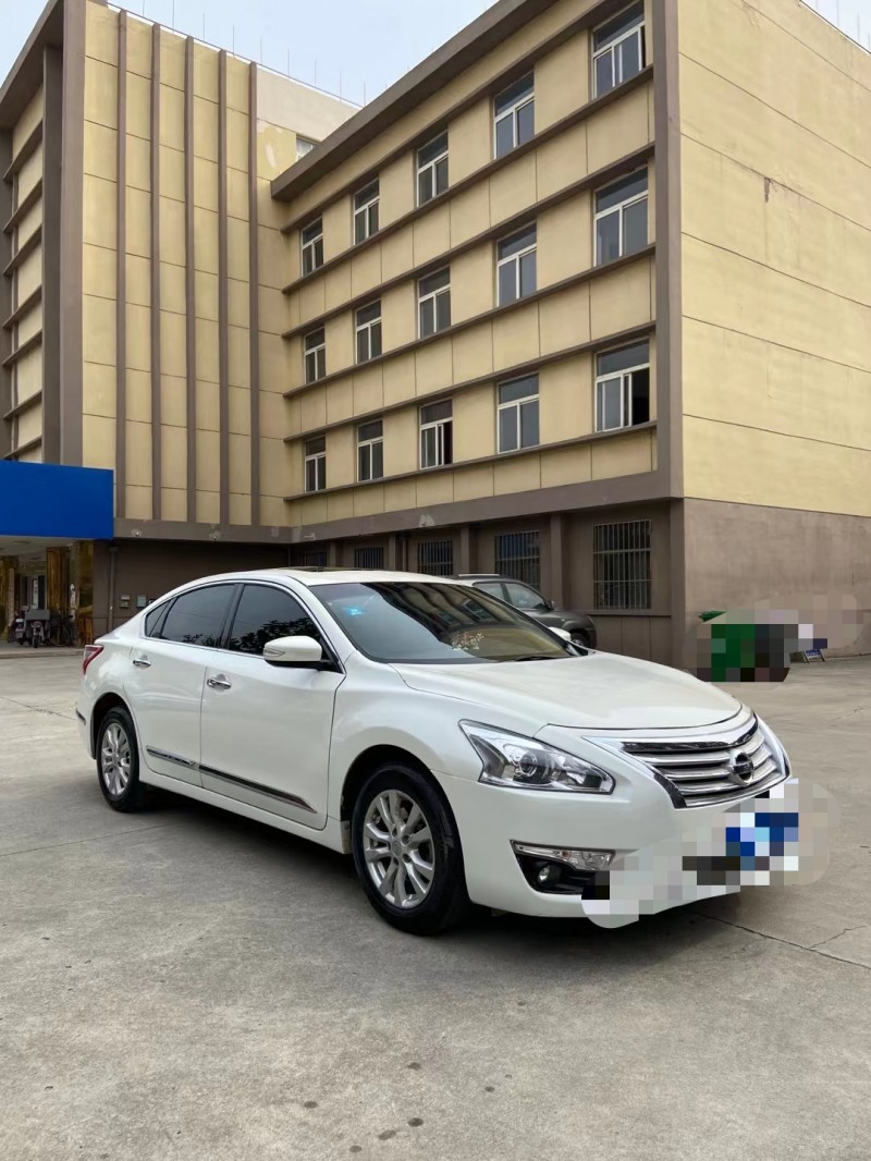 青島14年日產天籟3