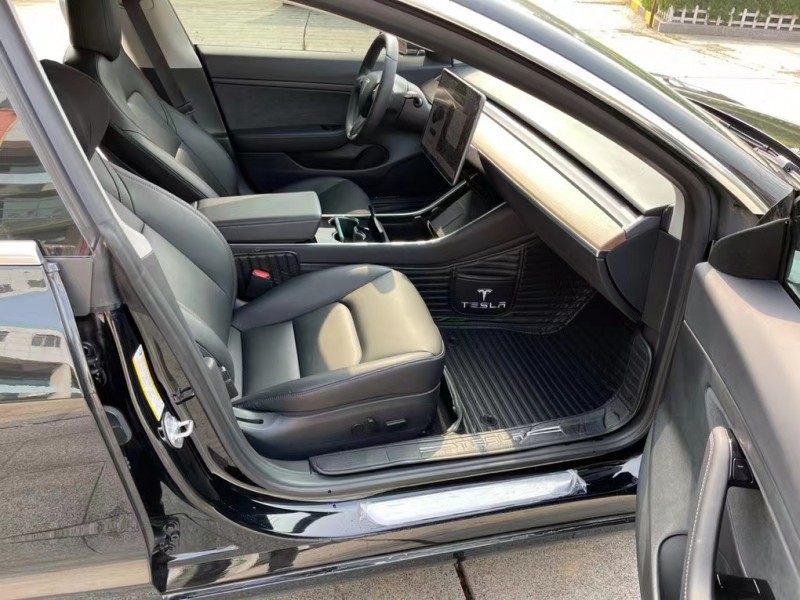 鹽城20年特斯拉MODEL 34