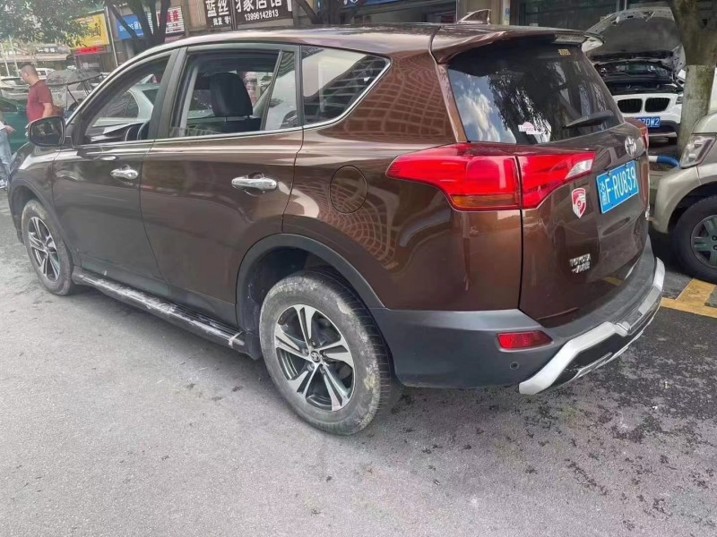 重慶15年豐田RAV4榮放7