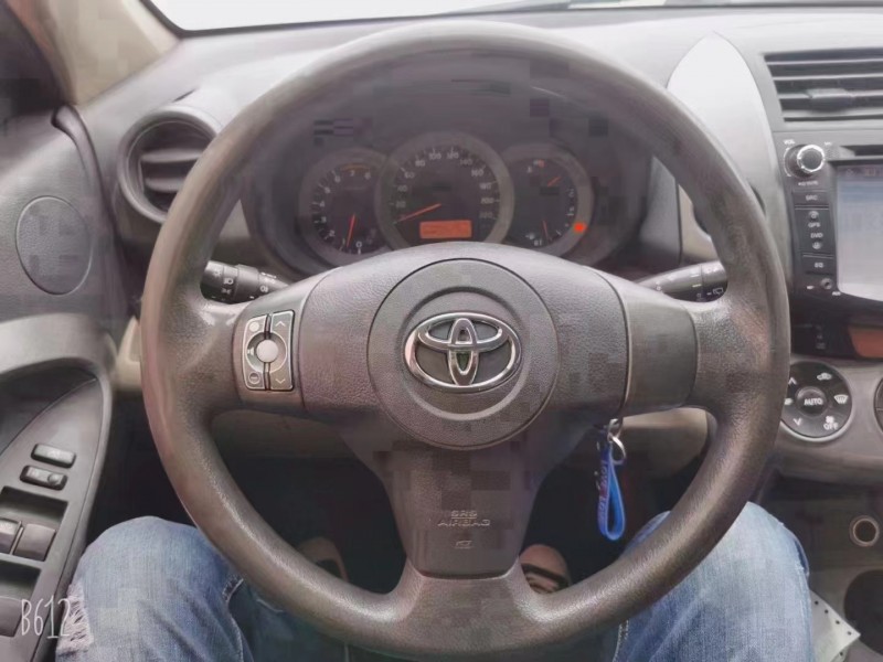 漢中12年豐田RAV4榮放6