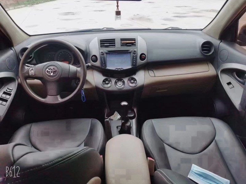 漢中12年豐田RAV4榮放7
