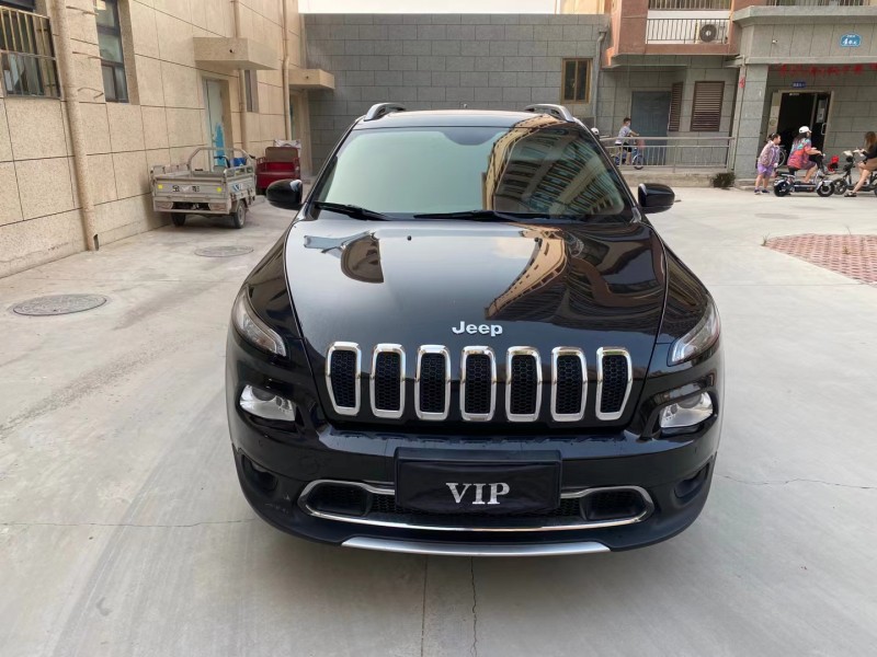保定16年Jeep自由光1