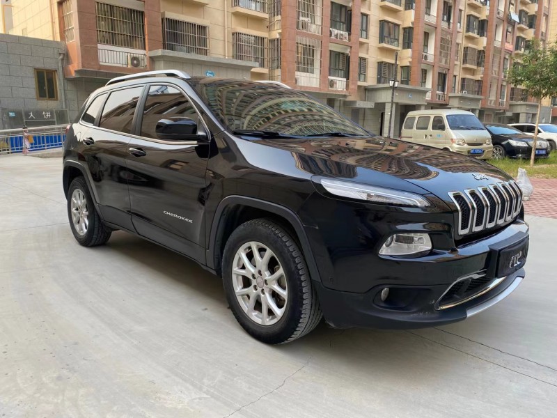 保定16年Jeep自由光3