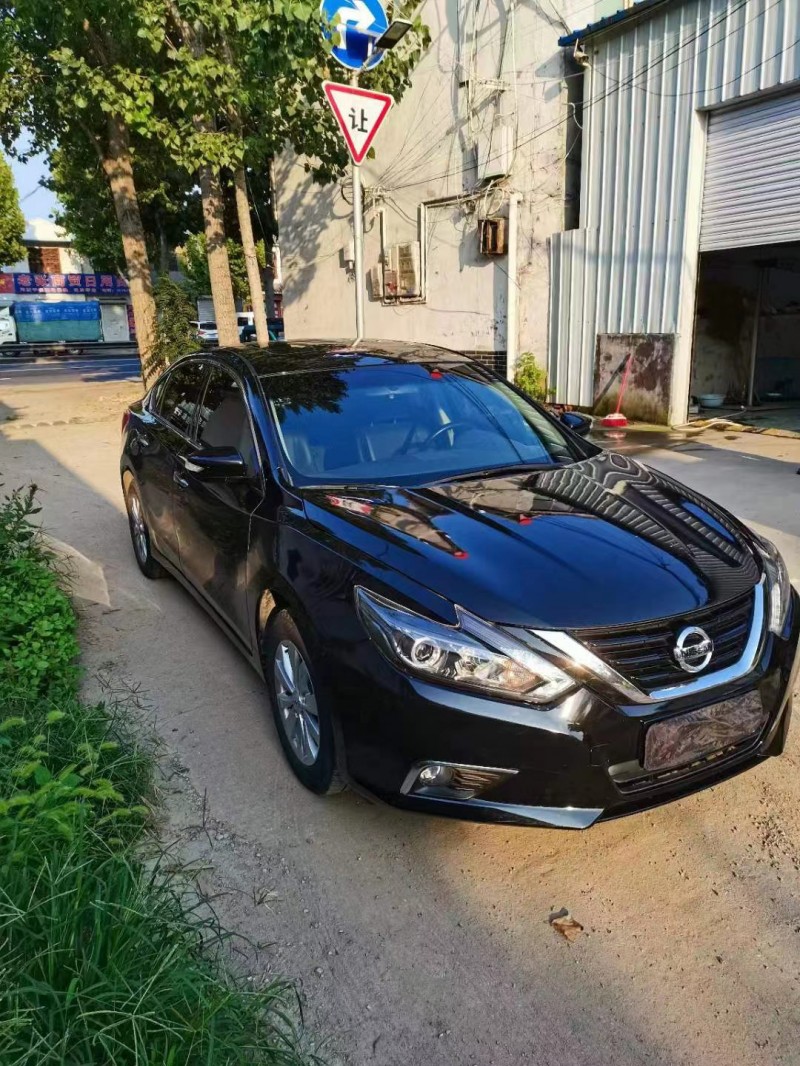 萊蕪18年日產天籟2