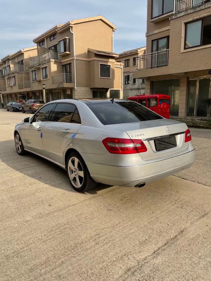 徐州13年奔驰E8
