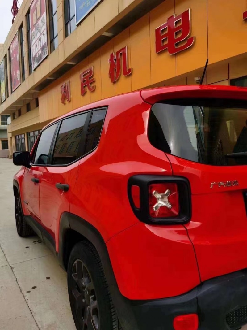濟寧17年Jeep自由俠7