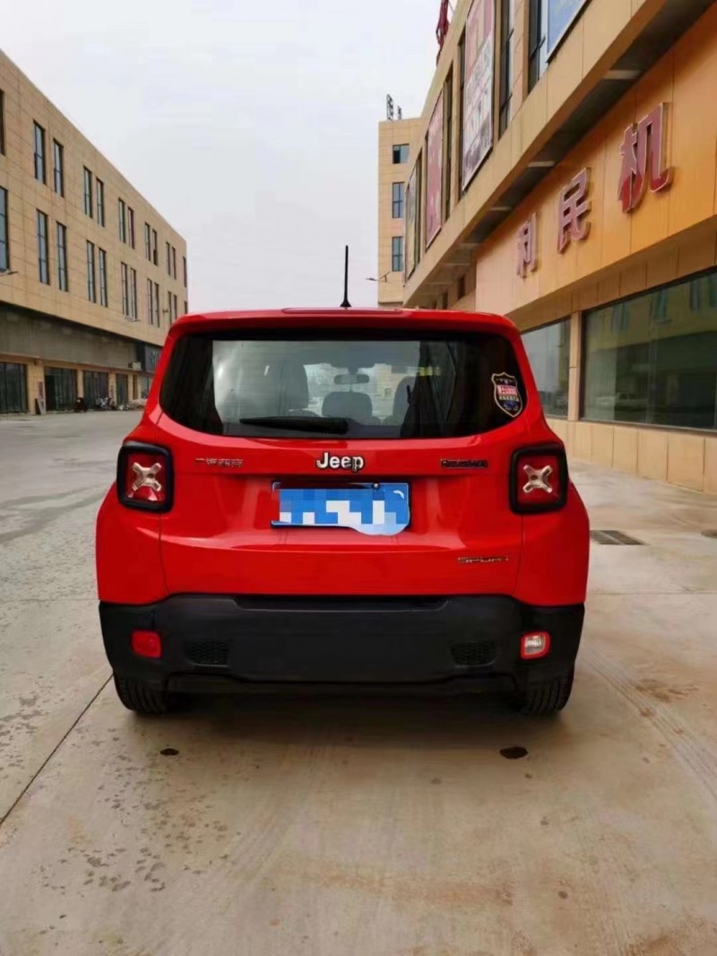 濟寧17年Jeep自由俠9