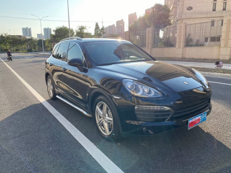 蘇州10年保時捷卡宴2
