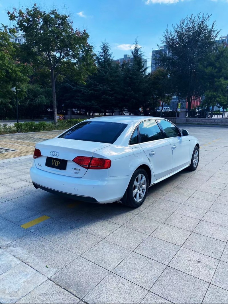 煙臺11年奧迪A4L8