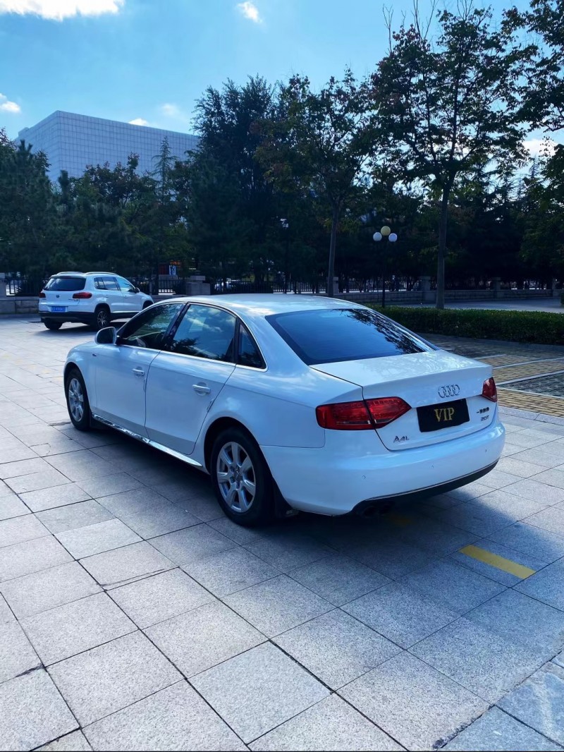 煙臺11年奧迪A4L9