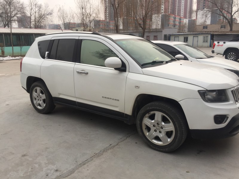 西寧14年Jeep指南者5