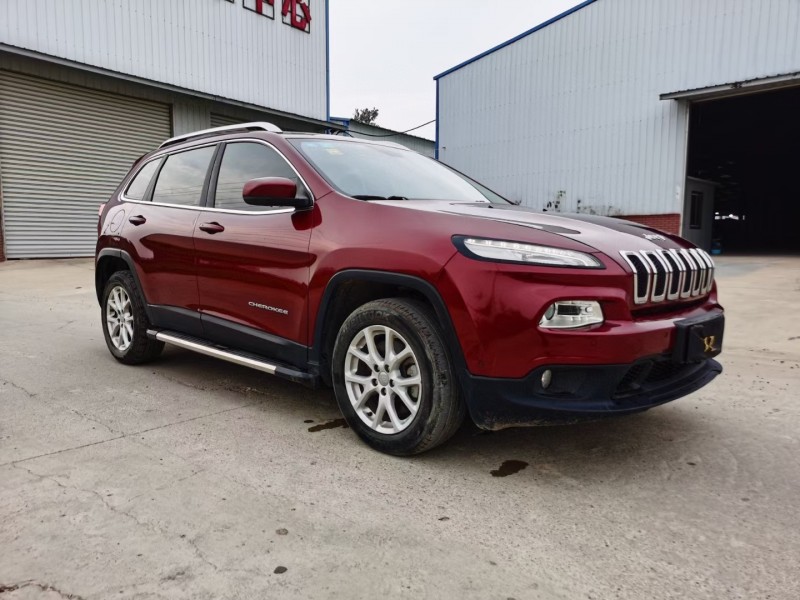 蚌埠17年Jeep自由光8