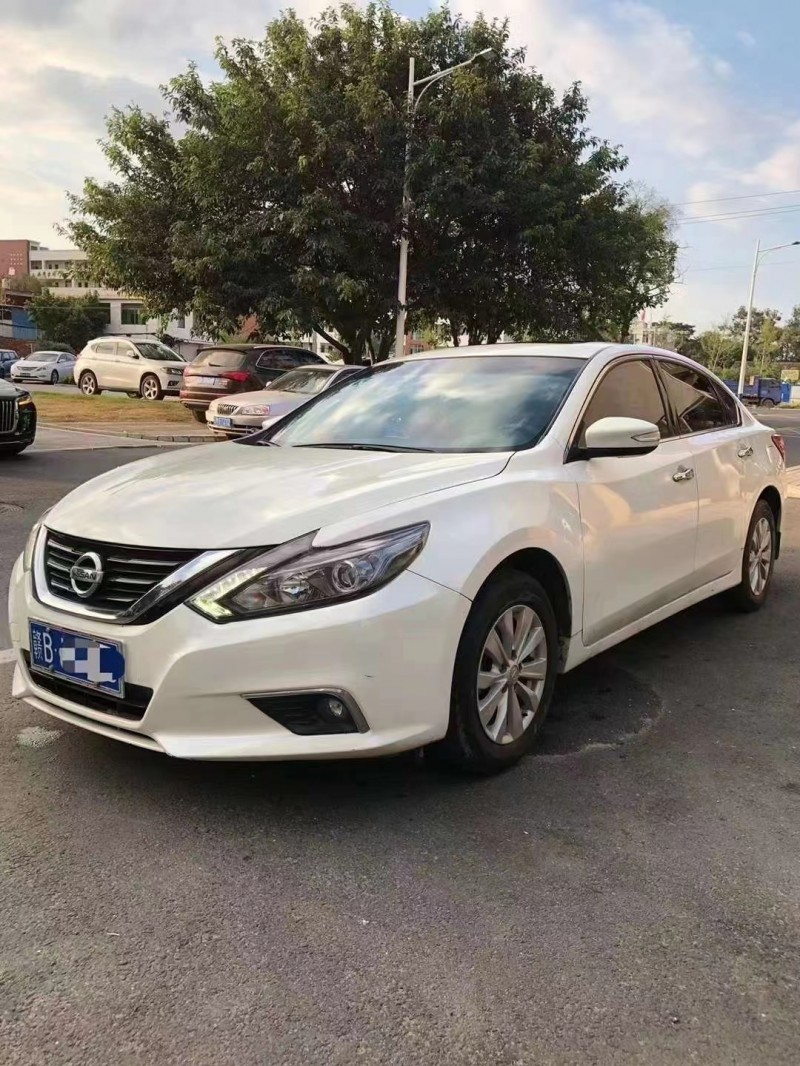 萍鄉17年日產天籟2