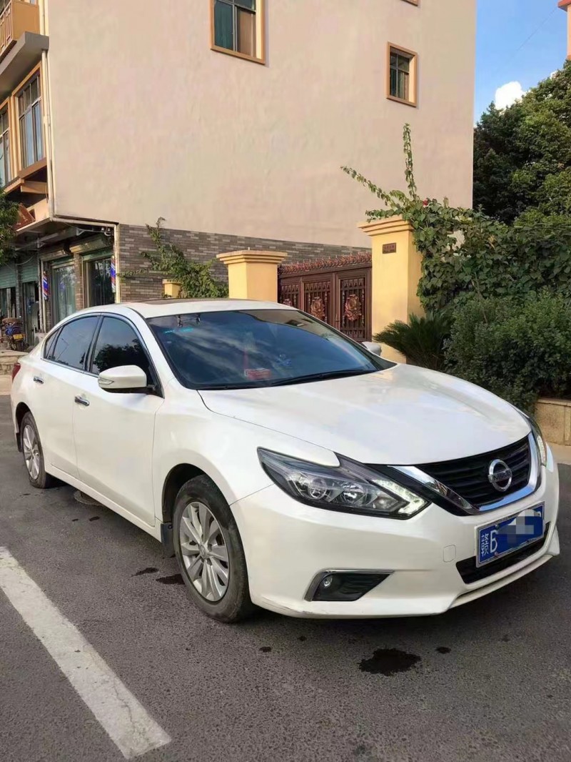 萍鄉17年日產天籟3