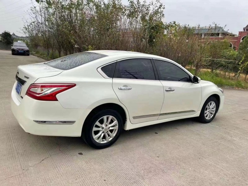 宜昌16年日產天籟3
