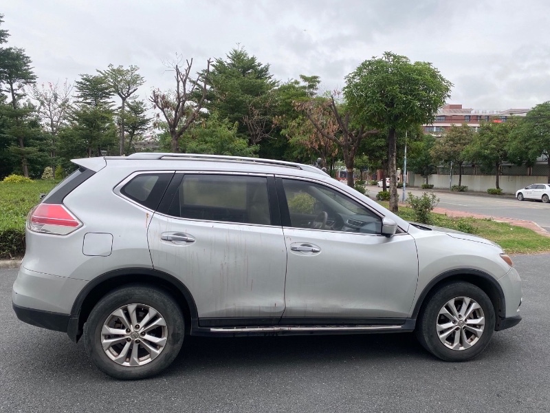廣州15年日產奇駿6