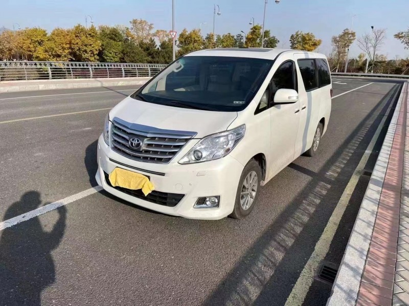 太原13年豐田埃爾法2