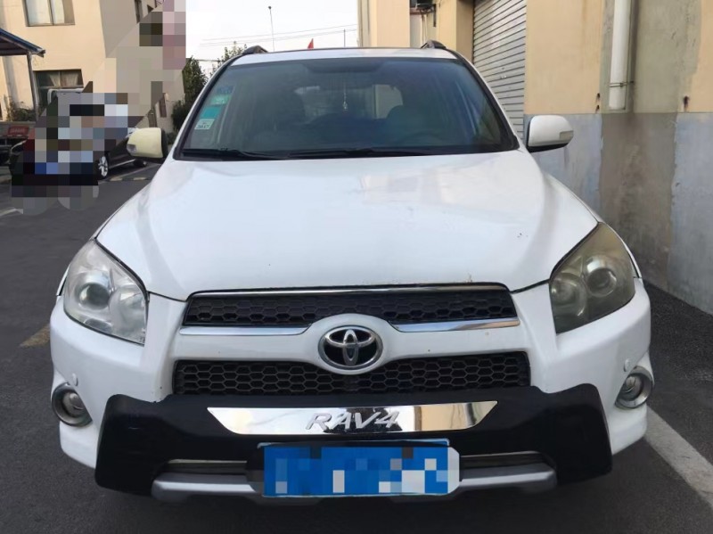 青島13年豐田RAV4榮放1