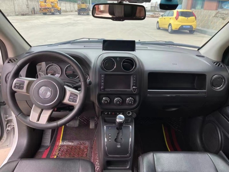 天津13年Jeep指南者8