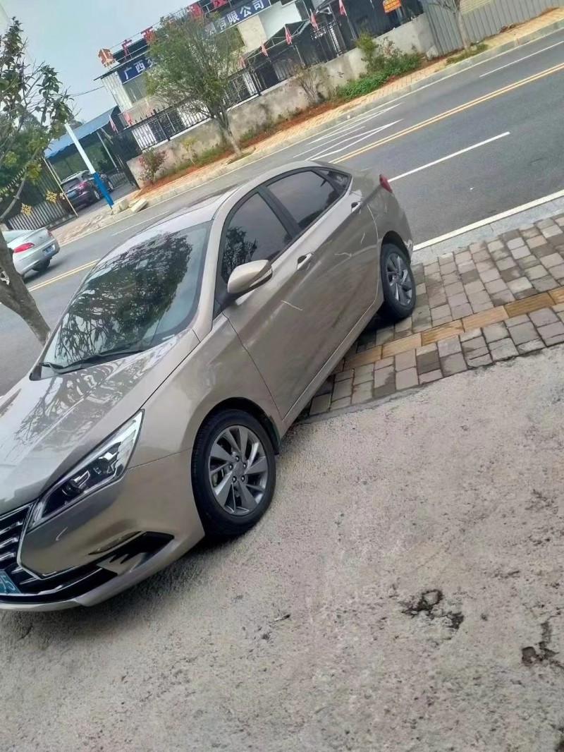 南寧18年長安汽車逸動2