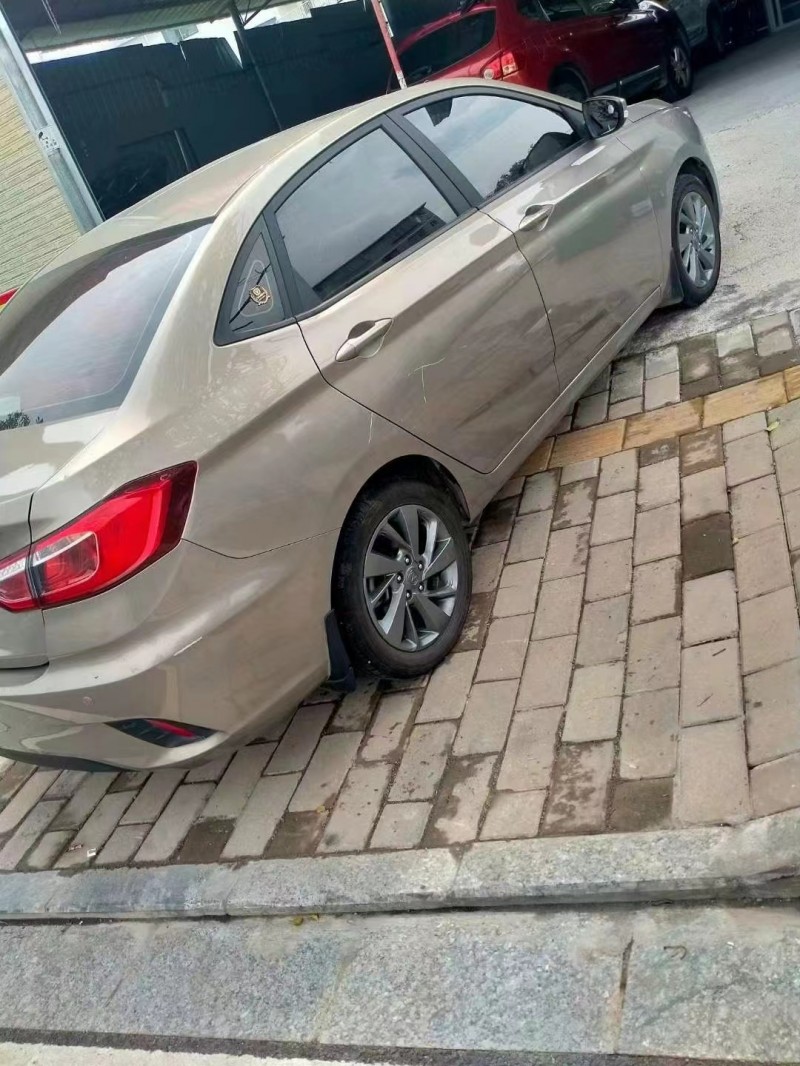 南寧18年長安汽車逸動4