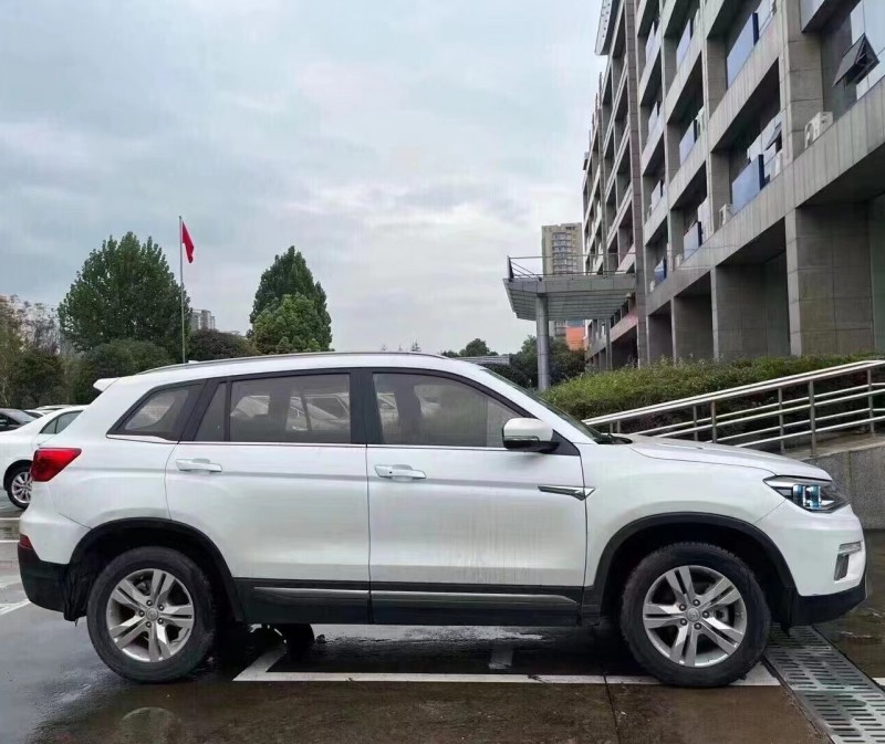 中山17年長安汽車CS755
