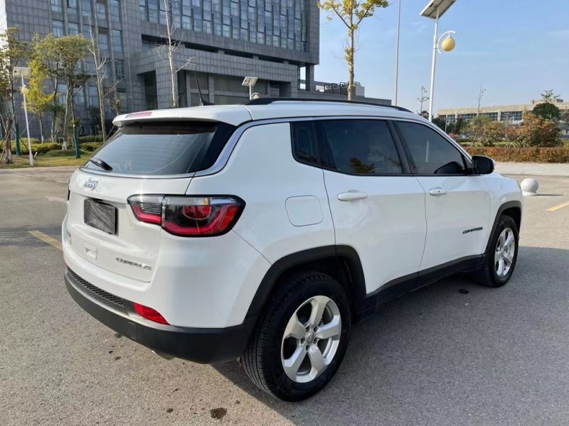 鹽城20年Jeep指南者8