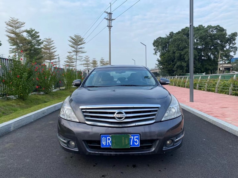 廣州10年日產天籟1