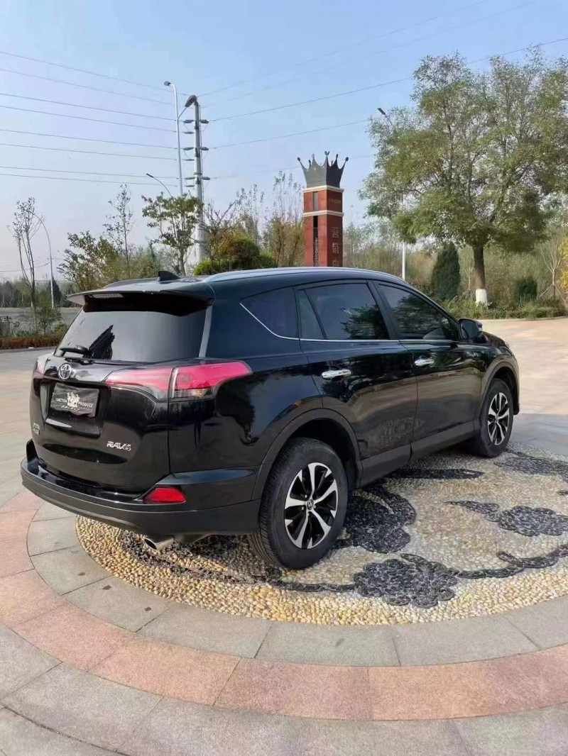 鄂州19年豐田RAV4榮放7