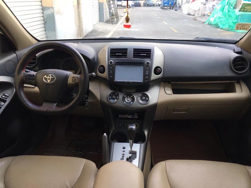 青島13年豐田RAV4榮放3