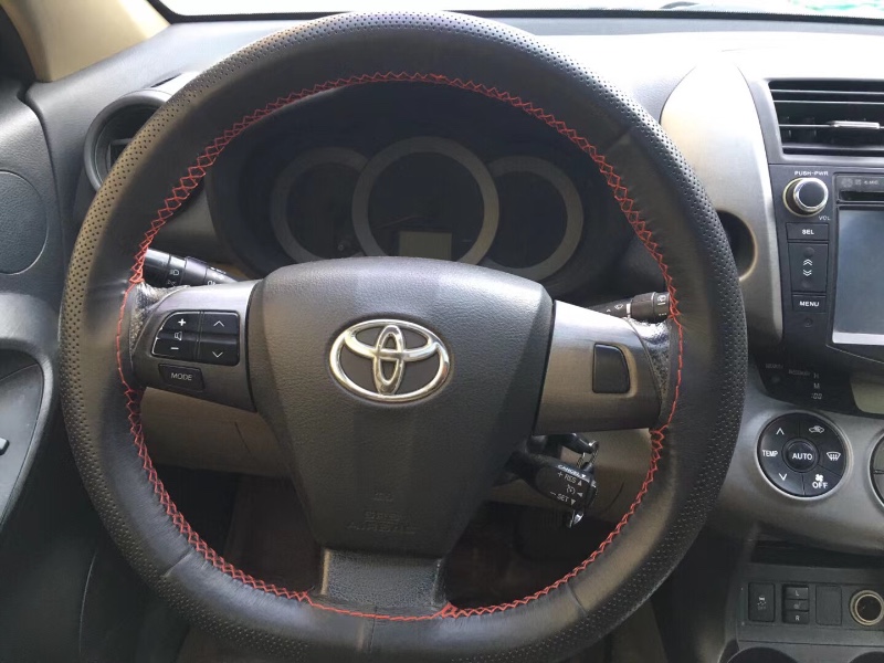 青島13年豐田RAV4榮放2