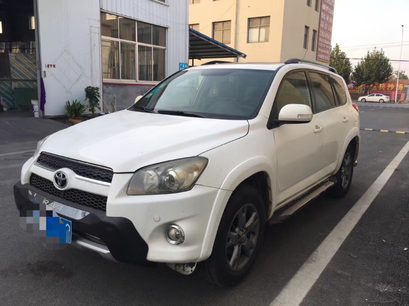 青島13年豐田RAV4榮放1