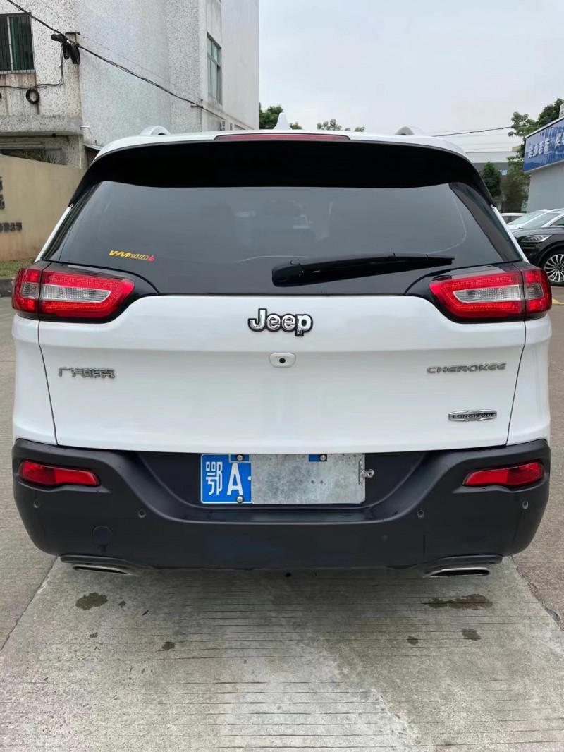 中山17年Jeep自由光4